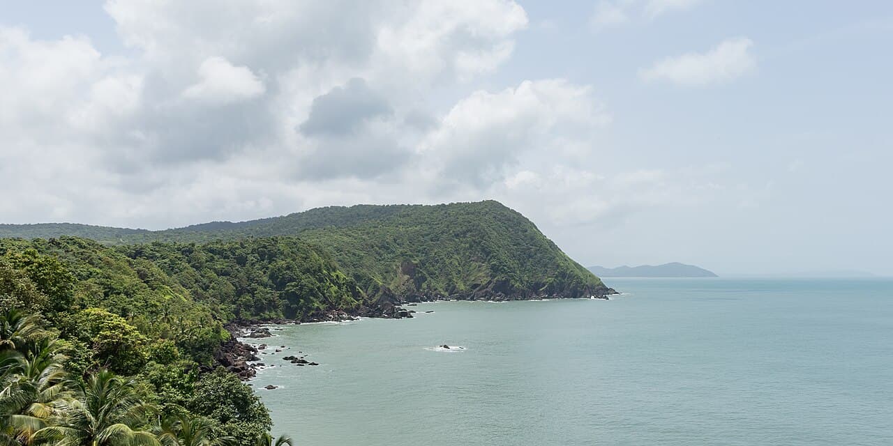 The headland at Cabo de Rama